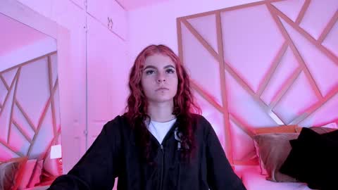 Scarlet online show from 01-20-25, 01:00