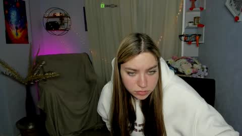 Scarlett online show from 04-01-26, 01:41