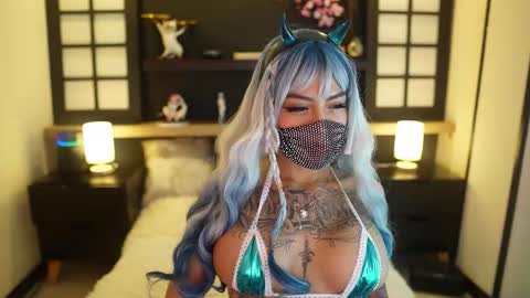 Scarlett Collins online show from 11-18-25, 01:00