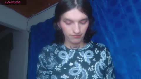 Snapshot of scarlett_crastrawberry chatting on 11-07-25, 06:19 scarlet online show from 11-07-25, 06:19