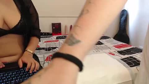 Scarlett and Jazmin online show from 02-02-25, 04:54