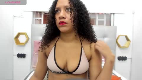 scarlett_fox20 online show from 09-25-25, 11:14