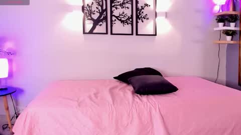 Snapshot of scarlett_johs chatting on 11-06-25, 01:56 Scarlett Johs online show from 11-06-25, 01:56