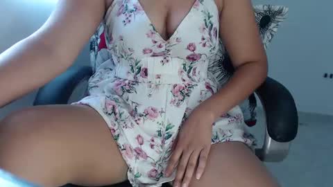 Snapshot of scarlett_liz chatting on 02-18-25, 12:49 Scarlett online show from 02-18-25, 12:49