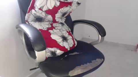 Snapshot of scarlett_liz chatting on 02-22-25, 03:25 Scarlett online show from 02-22-25, 03:25