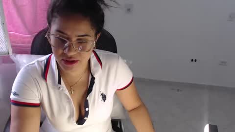 Snapshot of scarlett_liz chatting on 03-03-25, 11:44 Scarlett online show from 03-03-25, 11:44