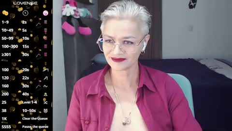 Snapshot of scarlett_paris chatting on 02-19-25, 11:57 Scarlett online show from 02-19-25, 11:57