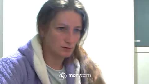 scarlett_queen01 online show from 10-14-25, 03:29