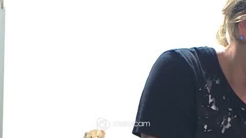 scarlett_queen01 online show from 10-23-25, 02:55