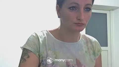 scarlett_queen01 online show from 11-18-25, 03:23