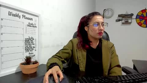 Snapshot of scarlett_sen chatting on 12-02-24, 01:46 Mistress Scarlett online show from 12-02-24, 01:46