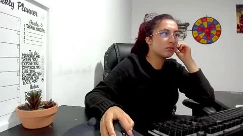 Snapshot of scarlett_sen chatting on 12-02-24, 05:15 Mistress Scarlett online show from 12-02-24, 05:15