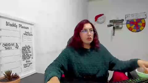 Snapshot of scarlett_sen chatting on 12-19-24, 01:07 Mistress Scarlett online show from 12-19-24, 01:07