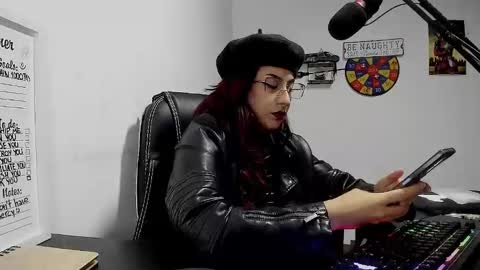 Snapshot of scarlett_sen chatting on 12-28-24, 01:59 Mistress Scarlett online show from 12-28-24, 01:59