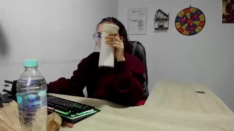 Snapshot of scarlett_sen chatting on 01-21-25, 01:32 Mistress Scarlett online show from 01-21-25, 01:32