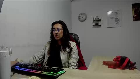 Snapshot of scarlett_sen chatting on 01-29-25, 01:38 Mistress Scarlett online show from 01-29-25, 01:38