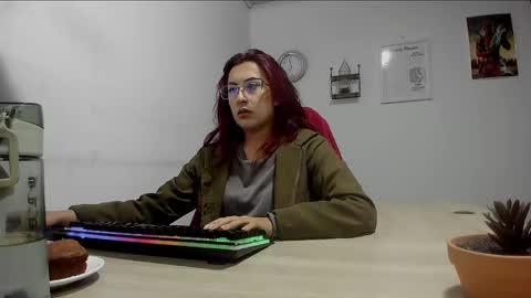 Snapshot of scarlett_sen chatting on 02-18-25, 12:39 Mistress Scarlett online show from 02-18-25, 12:39