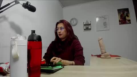 Snapshot of scarlett_sen chatting on 02-20-25, 04:14 Mistress Scarlett online show from 02-20-25, 04:14