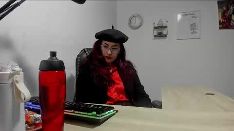 Snapshot of scarlett_sen chatting on 03-04-25, 03:48 Mistress Scarlett online show from 03-04-25, 03:48