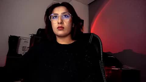 Snapshot of scarlett_sen chatting on 09-11-25, 03:34 Mistress Scarlett online show from 09-11-25, 03:34