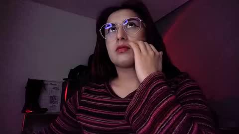 Snapshot of scarlett_sen chatting on 09-15-25, 02:17 Mistress Scarlett online show from 09-15-25, 02:17