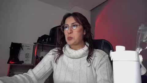 Snapshot of scarlett_sen chatting on 09-17-25, 03:57 Mistress Scarlett online show from 09-17-25, 03:57