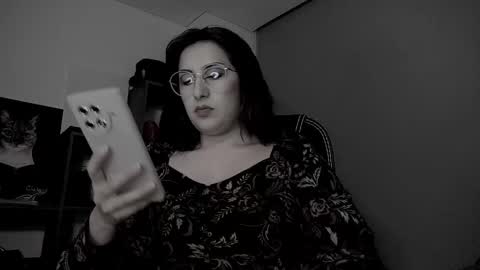 Snapshot of scarlett_sen chatting on 09-27-25, 03:06 Mistress Scarlett online show from 09-27-25, 03:06