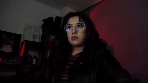 Snapshot of scarlett_sen chatting on 10-03-25, 02:14 Mistress Scarlett online show from 10-03-25, 02:14