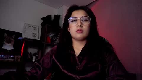 Snapshot of scarlett_sen chatting on 10-09-25, 03:54 Mistress Scarlett online show from 10-09-25, 03:54