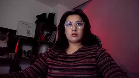 Snapshot of scarlett_sen chatting on 10-16-25, 01:56 Mistress Scarlett online show from 10-16-25, 01:56