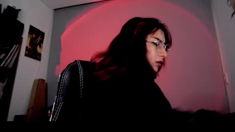 Snapshot of scarlett_sen chatting on 10-20-25, 02:17 Mistress Scarlett online show from 10-20-25, 02:17