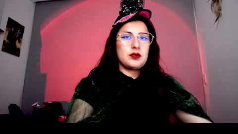 Snapshot of scarlett_sen chatting on 10-27-25, 01:48 Mistress Scarlett online show from 10-27-25, 01:48