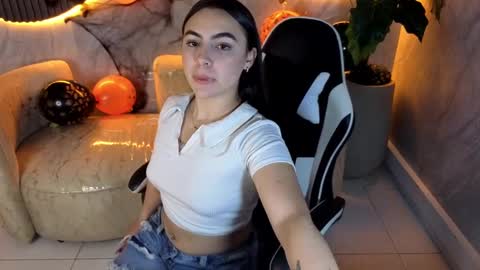 Scarlett online show from 10-15-25, 01:55