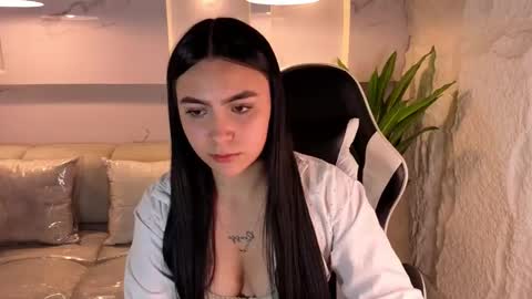 Scarlett online show from 12-20-25, 07:54