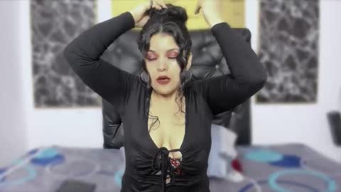 Scarlett online show from 11-19-25, 01:33