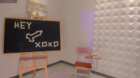 Snapshot of scarlettblaze1 chatting on 10-31-25, 01:01 Sacrlett Blaze online show from 10-31-25, 01:01