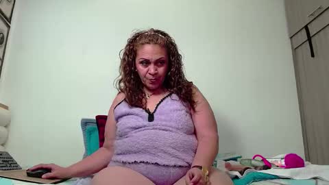 Snapshot of scarlettbooty chatting on 11-14-25, 04:11 scarlettbooty online show from 11-14-25, 04:11