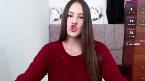 Snapshot of scarlettbrowmn chatting on 09-12-25, 02:44 Sara online show from 09-12-25, 02:44