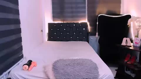 Snapshot of scarlette_sluttish_princess chatting on 01-04-25, 09:20 scarlette online show from 01-04-25, 09:20