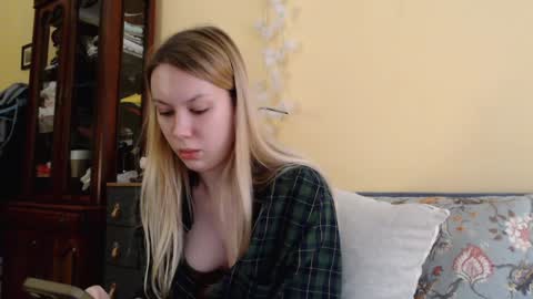 Scarlett online show from 12-28-24, 12:45