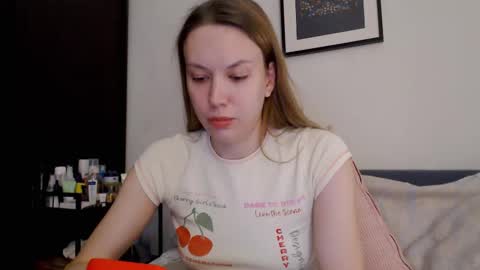 Snapshot of scarlettford chatting on 02-08-26, 03:48 Scarlett online show from 02-08-26, 03:48