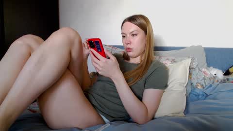 Snapshot of scarlettford chatting on 03-17-26, 02:20 Scarlett online show from 03-17-26, 02:20