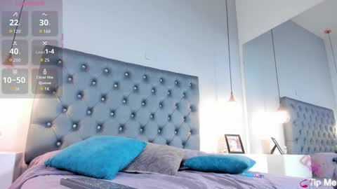 Snapshot of scarlettgonzalez_ chatting on 10-31-25, 12:06 Scarlett online show from 10-31-25, 12:06