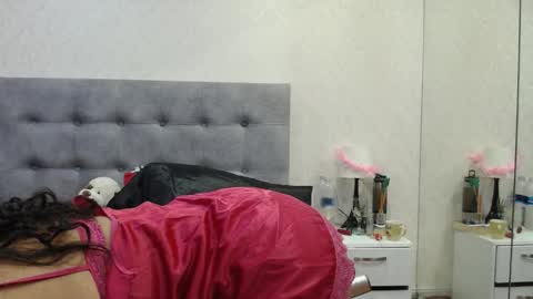 Snapshot of scarlettgreen_ chatting on 02-10-26, 11:25 Scartt online show from 02-10-26, 11:25