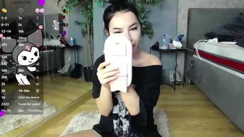 scarlettjakobs online show from 10-27-25, 06:17