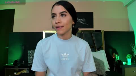 scarlettorres online show from 11-16-25, 05:07