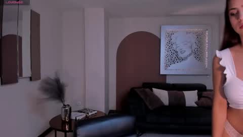 Snapshot of scarlettrosex1 chatting on 02-18-26, 07:43 Scarlett Rose online show from 02-18-26, 07:43