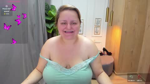 Scarlett online show from 12-17-24, 06:02