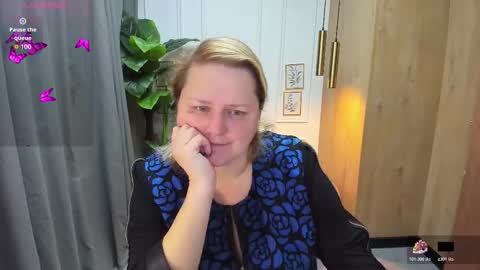 Scarlett online show from 10-21-25, 05:19