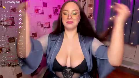 Snapshot of scarlettvaughn chatting on 02-25-26, 07:23 Scarlett online show from 02-25-26, 07:23